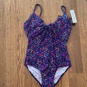Shore shape swim